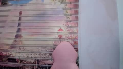 Snapshot of isa_little4u chatting on October 2025 03:31:02 AM online show from October 2025 03:31:02 AM