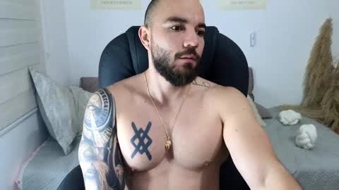 Isaac carter online show from November 2025 10:47:02 AM