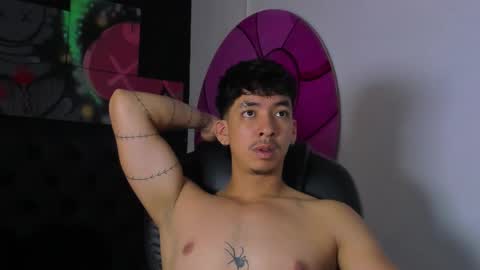 isaac_cryston online show from November 2025 08:19:01 PM