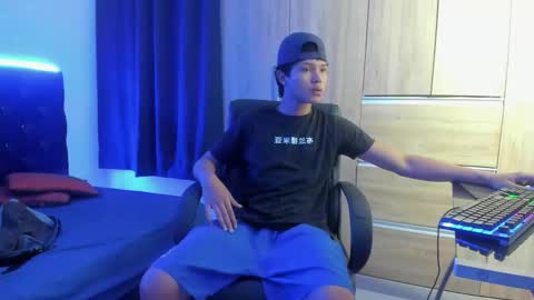 isaac_master77 online show from November 2025 10:56:02 PM