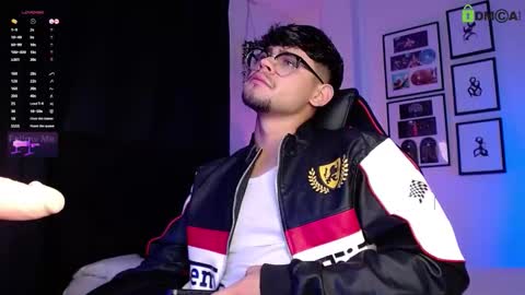 Isaac Saenz. online show from December 2025 11:24:01 PM