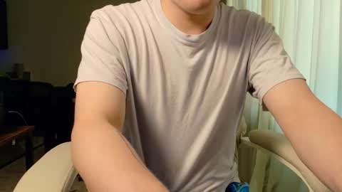 Snapshot of isaac_sheffield chatting on May 2026 12:28:02 AM isaac online show from May 2026 12:28:02 AM