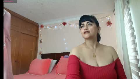Snapshot of isabeel_sofia01 chatting on May 2026 02:01:02 PM Isabeel Sofia online show from May 2026 02:01:02 PM