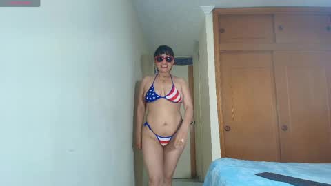 Snapshot of isabeel_sofia01 chatting on May 2026 02:14:02 PM Isabeel Sofia online show from May 2026 02:14:02 PM