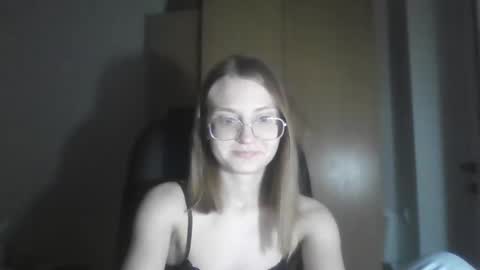 isabel_loveee online show from March 2026 09:19:02 PM