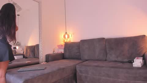 Isabela online show from November 2025 12:18:01 PM