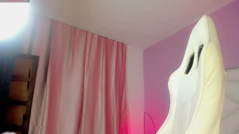 Snapshot of isabela_saenzz chatting on October 2025 04:11:01 AM I S A B E L A ISA  online show from October 2025 04:11:01 AM