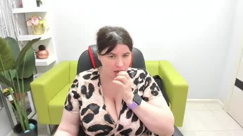 Snapshot of isabelabell chatting on February 2025 08:32:02 AM Isabela online show from February 2025 08:32:02 AM