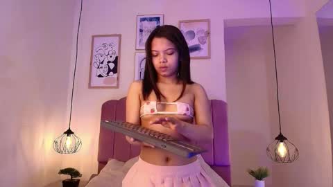 isabelgh_ online show from October 2025 03:49:02 AM