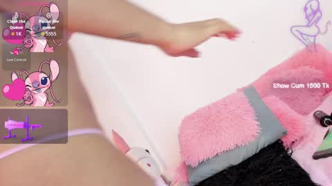 Isabella Coronado online show from March 2026 01:00:01 PM