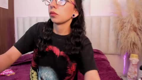 Snapshot of isabella_crofts chatting on May 2026 03:02:02 AM isabella_crofts online show from May 2026 03:02:02 AM