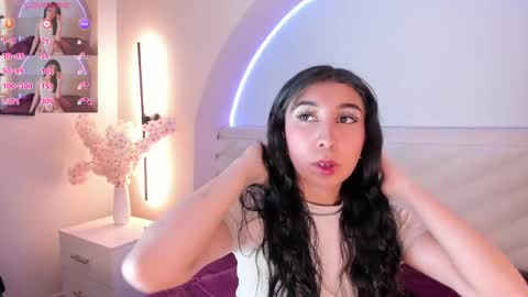 Snapshot of isabella_crofts chatting on May 2026 03:02:02 AM isabella_crofts online show from May 2026 03:02:02 AM