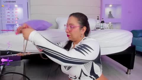 Isa online show from January 2025 03:32:02 AM