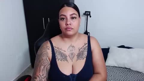 Snapshot of isabella_hots chatting on December 2024 11:11:01 AM estefania online show from December 2024 11:11:01 AM