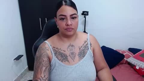 Snapshot of isabella_hots chatting on January 2025 11:56:02 AM estefania online show from January 2025 11:56:02 AM