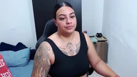 Snapshot of isabella_hots chatting on January 2025 10:29:02 AM estefania online show from January 2025 10:29:02 AM