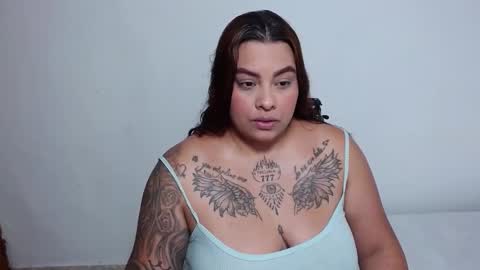 Snapshot of isabella_hots chatting on November 2025 11:50:01 PM estefania online show from November 2025 11:50:01 PM