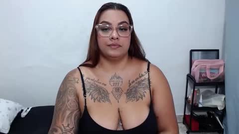 Snapshot of isabella_hots chatting on February 2026 02:13:01 PM estefania online show from February 2026 02:13:01 PM