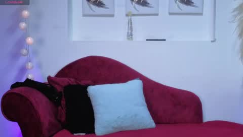 Snapshot of isabella_lt chatting on May 2026 10:32:02 AM online show from May 2026 10:32:02 AM