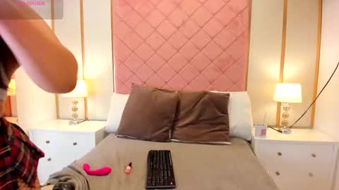 Isabella online show from March 2026 05:00:02 AM