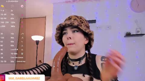 Snapshot of isabella_sea chatting on June 2026 12:47:01 AM Isabella Sea online show from June 2026 12:47:01 AM