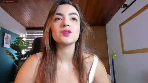 Snapshot of isabellaajoness chatting on November 2025 12:16:02 PM Isabella Everyday From 0530 to 1430 Col Time online show from November 2025 12:16:02 PM