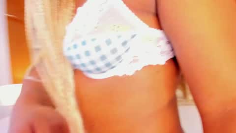 Snapshot of isabellaalux_ chatting on April 2026 08:48:01 PM isabellaalux_ online show from April 2026 08:48:01 PM