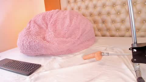 Snapshot of isabellaalux_ chatting on May 2026 08:16:02 PM isabellaalux_ online show from May 2026 08:16:02 PM
