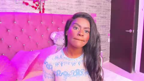 Snapshot of isabellabroms21 chatting on February 2025 08:24:01 PM    v online show from February 2025 08:24:01 PM