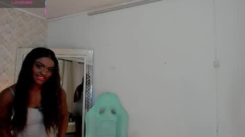 Snapshot of isabellabroms21 chatting on September 2025 10:10:02 PM    v online show from September 2025 10:10:02 PM