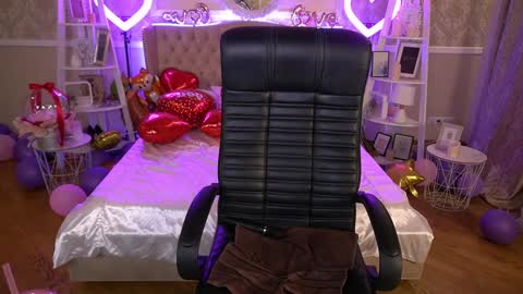 Marina online show from February 2025 04:57:02 PM