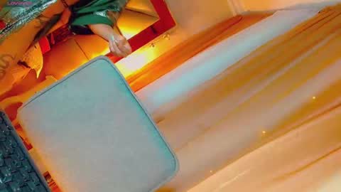 isabellagirs online show from September 2025 03:18:02 AM