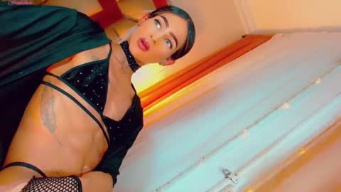 isabellagirs online show from November 2025 10:41:02 PM