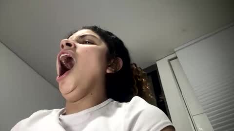 Isabella.. back again  online show from February 2026 05:52:01 AM