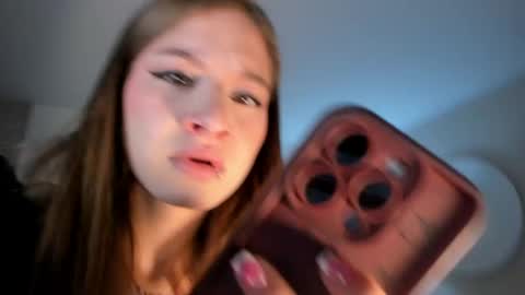 Snapshot of isabellamoretti1 chatting on April 2026 03:52:01 AM Isabella Moretti online show from April 2026 03:52:01 AM