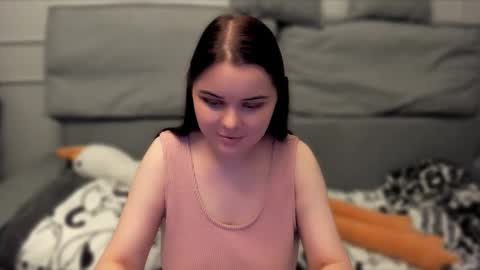 Isabella online show from September 2025 07:59:01 PM