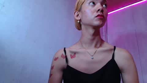 isabellatx online show from April 2026 11:28:01 PM