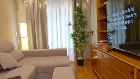 Snapshot of isabellauribe chatting on May 2026 12:54:01 PM isabellauribe online show from May 2026 12:54:01 PM