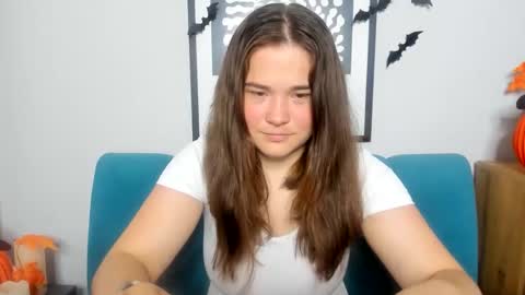 Isabell online show from October 2025 01:10:02 PM