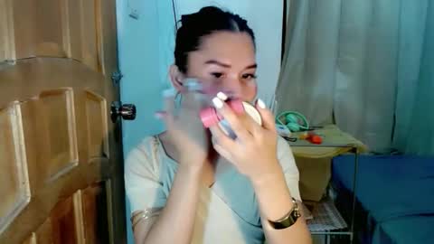 Snapshot of isabelle_amore chatting on May 2026 09:03:01 AM Ysa online show from May 2026 09:03:01 AM