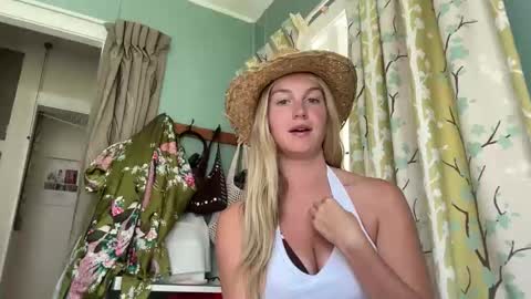 Snapshot of isabellesings chatting on January 2026 01:30:01 AM isabellesings online show from January 2026 01:30:01 AM