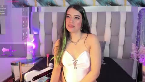 Snapshot of isadiazz chatting on April 2026 05:41:02 AM Isa online show from April 2026 05:41:02 AM