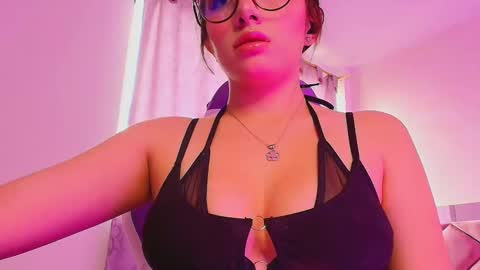 Snapshot of isahenao02 chatting on February 2026 01:01:02 PM ISABELLA online show from February 2026 01:01:02 PM