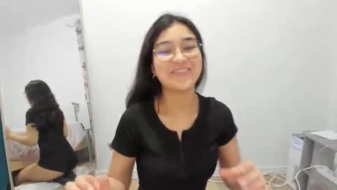 Snapshot of isasuarezzzz chatting on March 2026 07:42:01 PM Isa Suarez online show from March 2026 07:42:01 PM