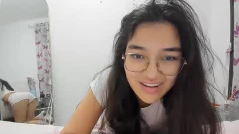 Isa Suarez online show from March 2026 08:35:02 PM