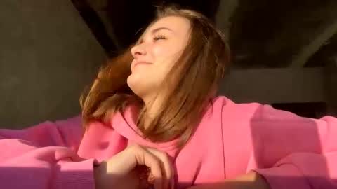 Snapshot of isauratorkelson chatting on November 2025 09:19:02 AM Issa online show from November 2025 09:19:02 AM