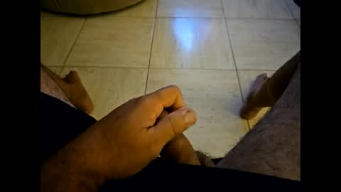 Snapshot of iscrewinutibolt chatting on November 2025 10:40:02 AM Carlos online show from November 2025 10:40:02 AM