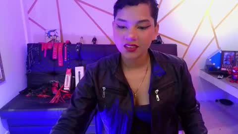 isabela online show from October 2025 08:39:01 PM
