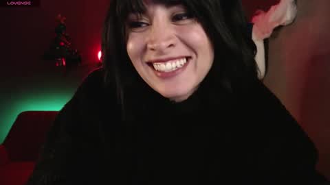 Snapshot of isis_diosa chatting on December 2024 12:45:02 PM Ana Maria online show from December 2024 12:45:02 PM