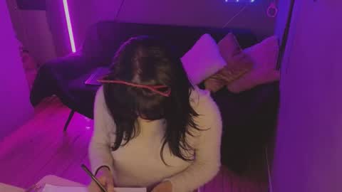 Snapshot of isis_diosa chatting on December 2025 03:11:01 AM Ana Maria online show from December 2025 03:11:01 AM